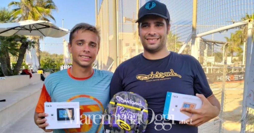Matteo "Bugio" Bugiani e Edoardo Nerelli al torneo di beach tennis di Fiumicino