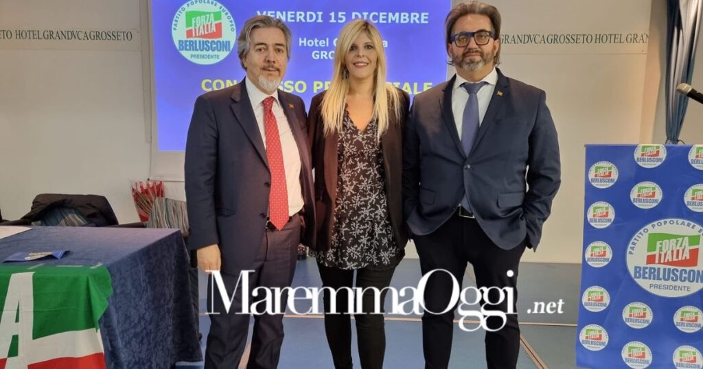 Valentina Corsetti, al centro, coordinatrice di Azzurro Donna per Forza Italia