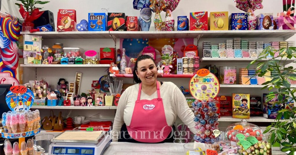 Raffaella Russo nel suo negozio Candyland in piazza del Sale a Grosseto
