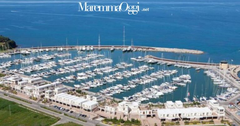 Una panoramica del porto Marina di Scarlino