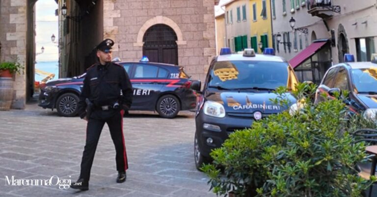 I carabinieri in centro a Piombino