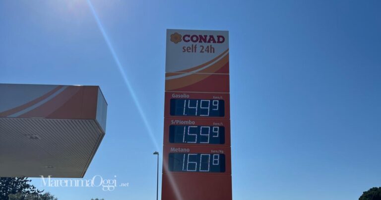 I nuovi prezzi al distributore Conad di via Scansanese a Grosseto