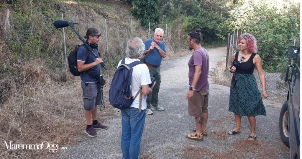 Un momento delle riprese nei pressi di Terre Rosse a Portiglioni (scarlino)