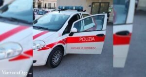 Una pattuglia della polizia municipale