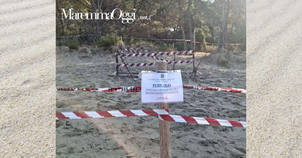 La spiaggia recintata nel punto dove sono stati trovati gli ordigni bellici al Puntone
