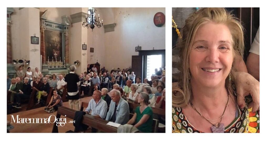 In piedi il direttore artistico Alessandro Pierini mentre dedica la XV edizione alla collega e amica Paola Grassini (a destra)