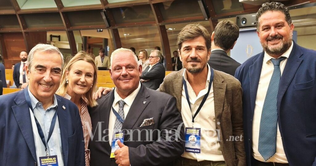 L'ingresso di Vivarelli Colonna in Forza Italia a Roma, da sinistra Maurizio Gasparri, Deborah Bergamini, Antonfrancesco Vivarelli Colonna, Marco Stella e Luca Agresti
