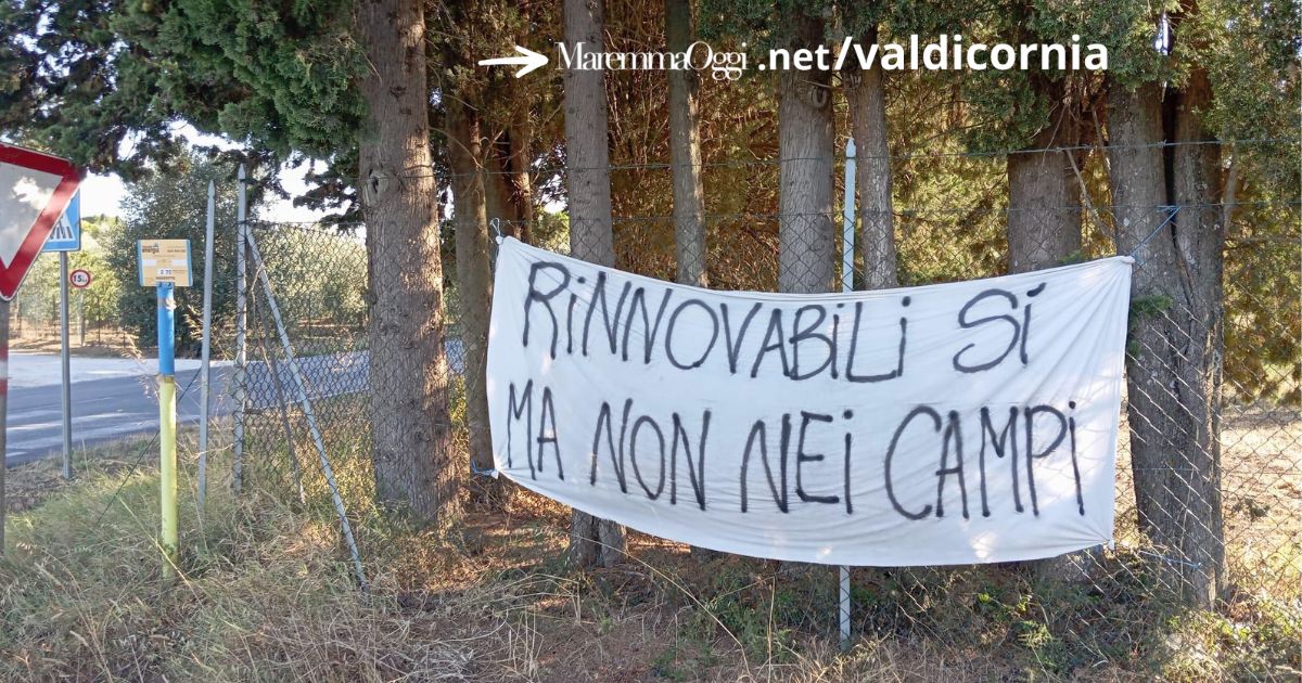 Uno striscione di protesta del Comitato