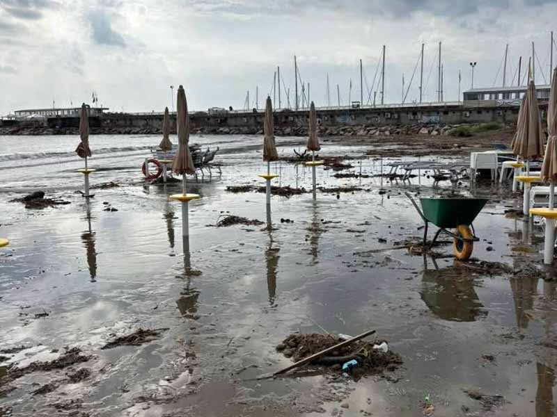 La spiaggia a Cala Galera