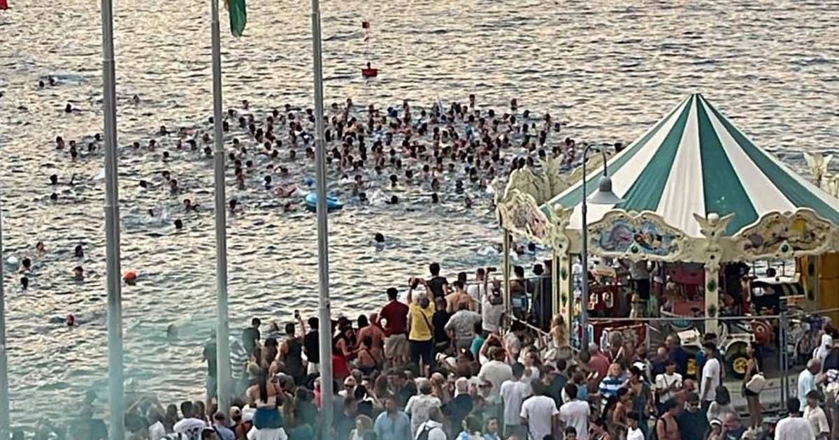 La festa in mare del rione Valle