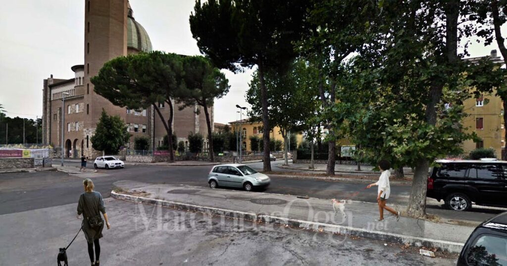 La zona attorno al Sacro Cuore, dove il cocker ha ingerito una polpetta avvelenata