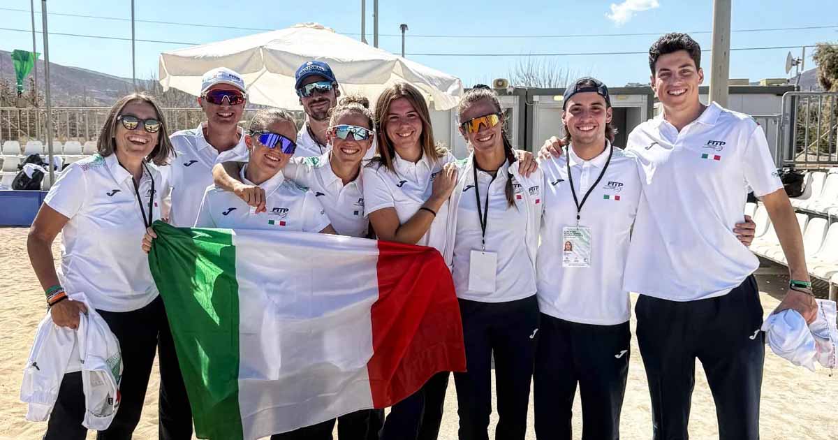 Gabriele Gini con gli altri azzurri a Creta