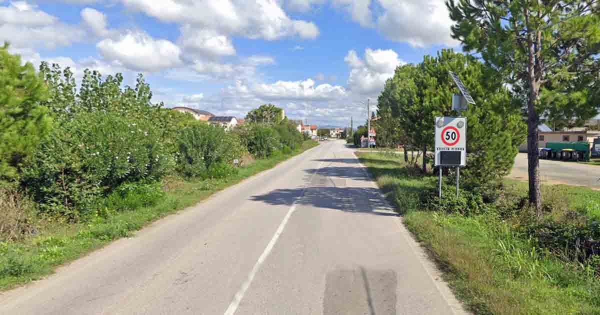Il cartello con il limite a 50kmh prima della Cantina, al Cristo