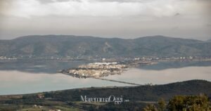 La laguna di Orbetello vista dall'Argentario, approvato in Comune il Consorzio per la gestione