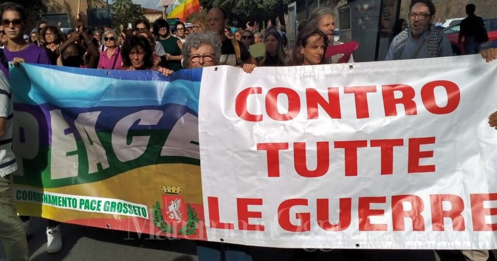 Un momento della manifestazione a Grosseto per la Palestina