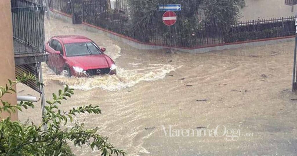 Le strade allagate a Paganico
