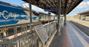 Un Intercity in stazione a Grosseto