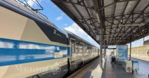Un Intercity in stazione a Grosseto