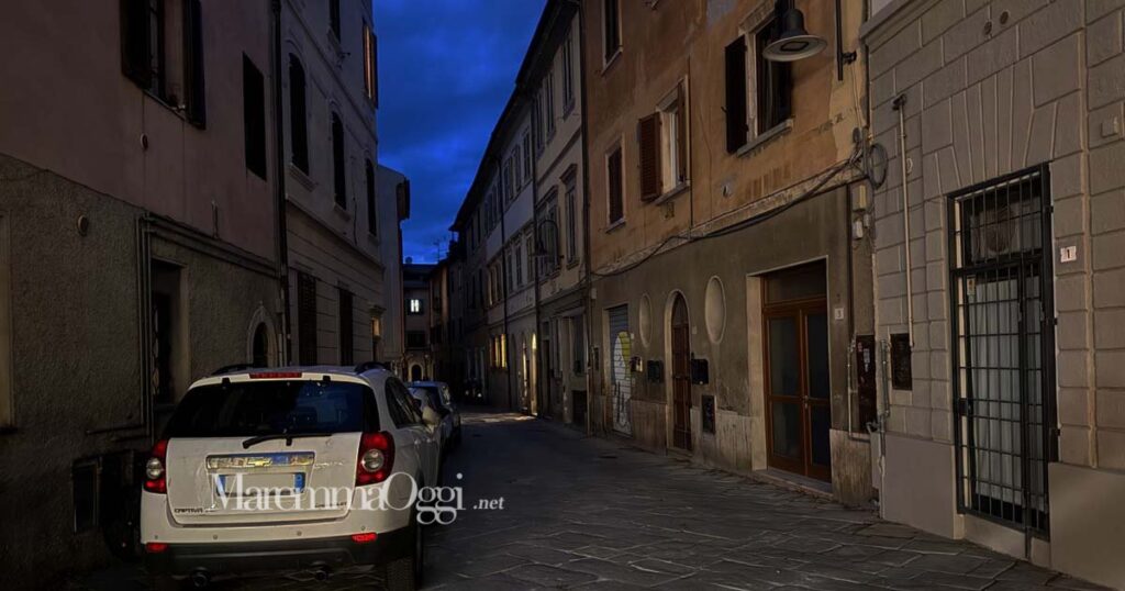 Via Fanti al buio, sabato 25 sera