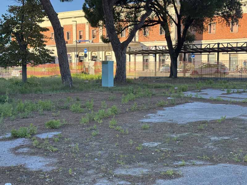 L'area accanto alla stazione che sarà riqualificata