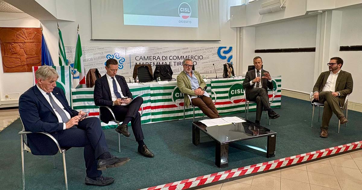 Un momento della tavola rotonda della Cisl alla Camera di Commercio