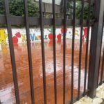 L'ingresso ripulito dalla ditta