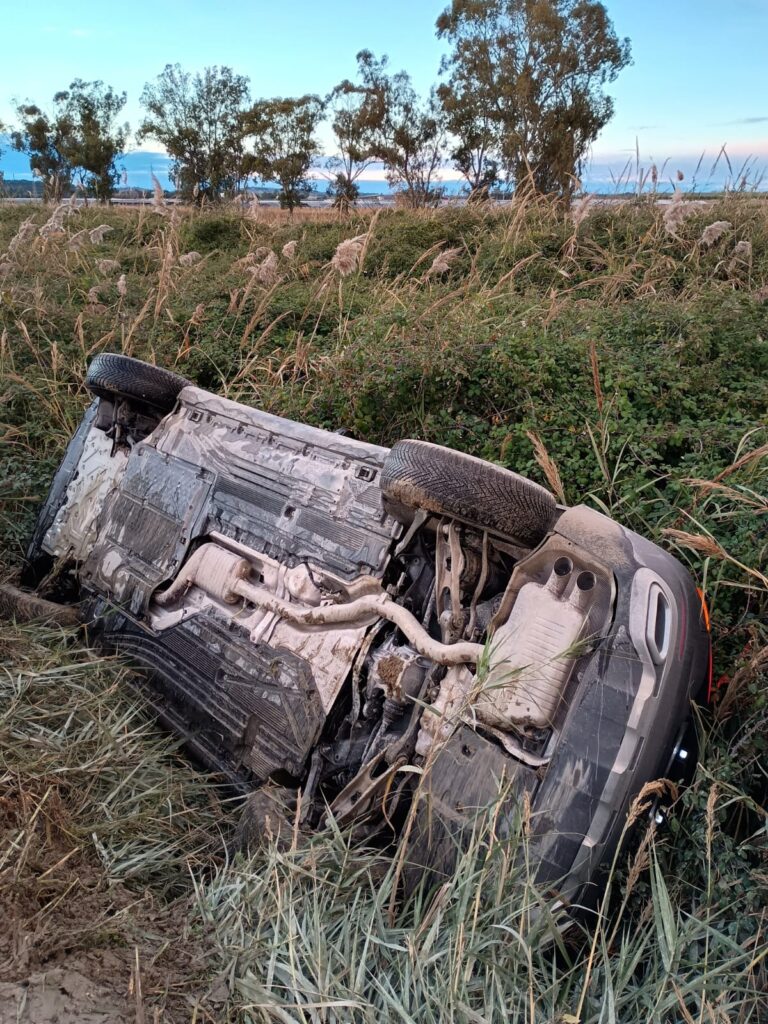 L'auto ribaltata