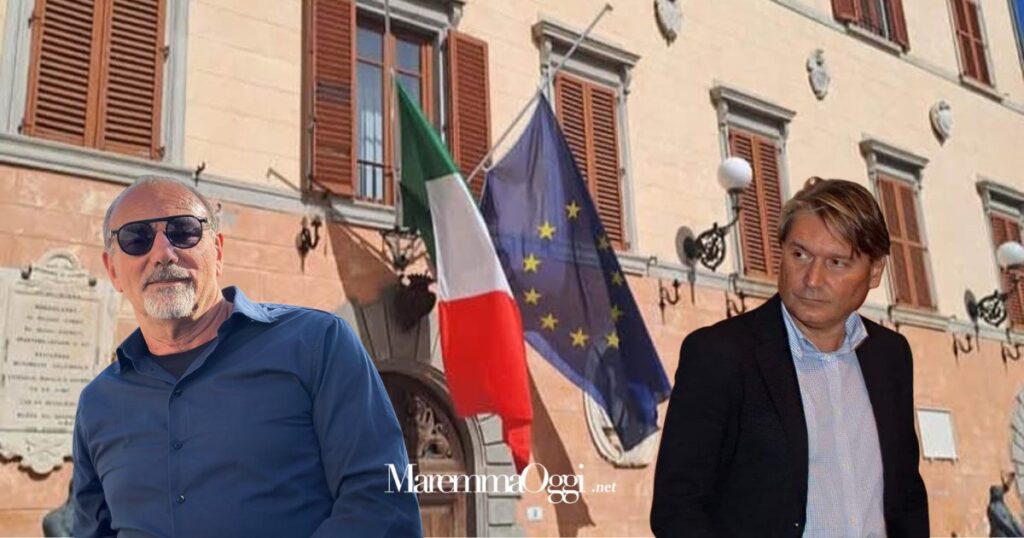 Il municipio di Orbetello: a sinistra il sindaco Andrea Casamenti, a destra Domenico Covitto