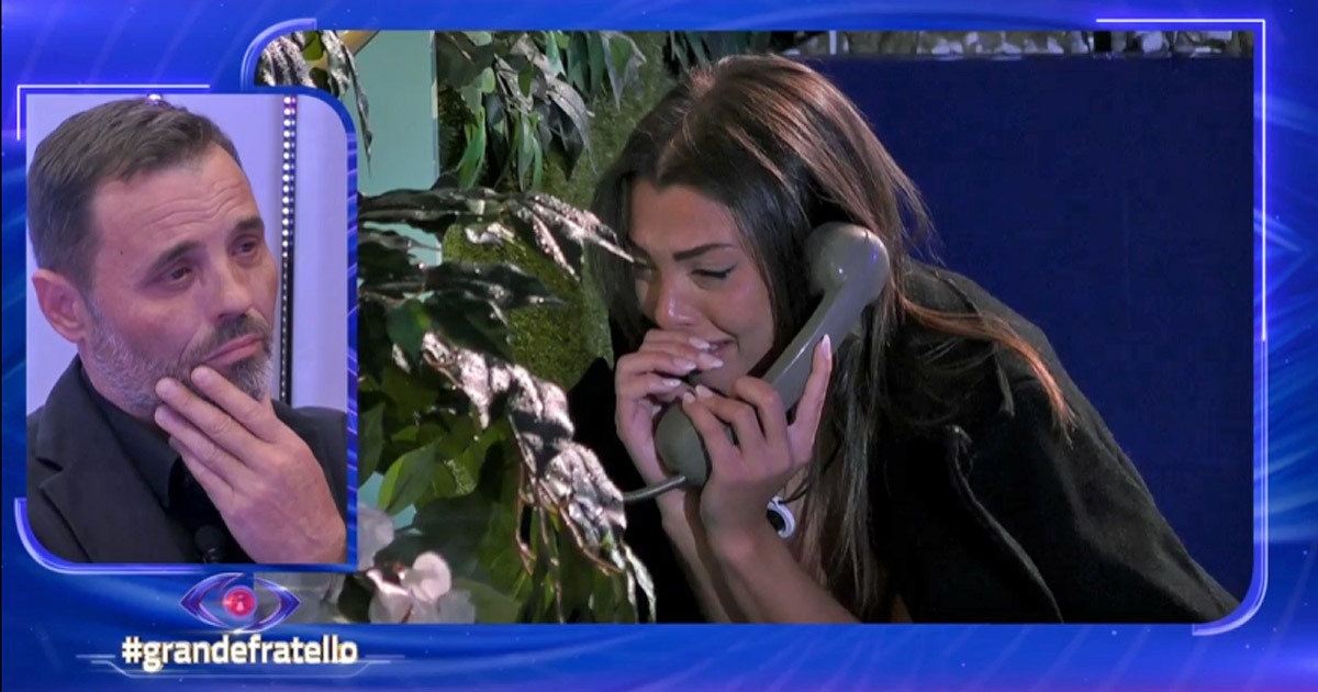 Grazia parla al telefono con il padre prima dell'incontro nella casa