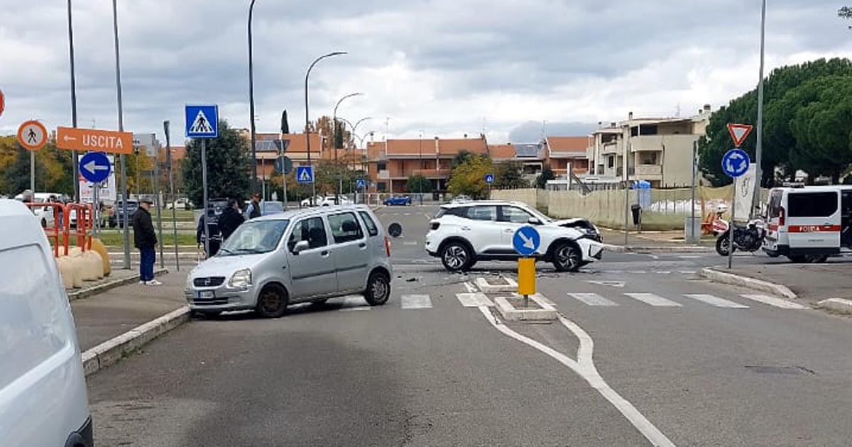 Un'altra immagine dell'incidente in via Clodia