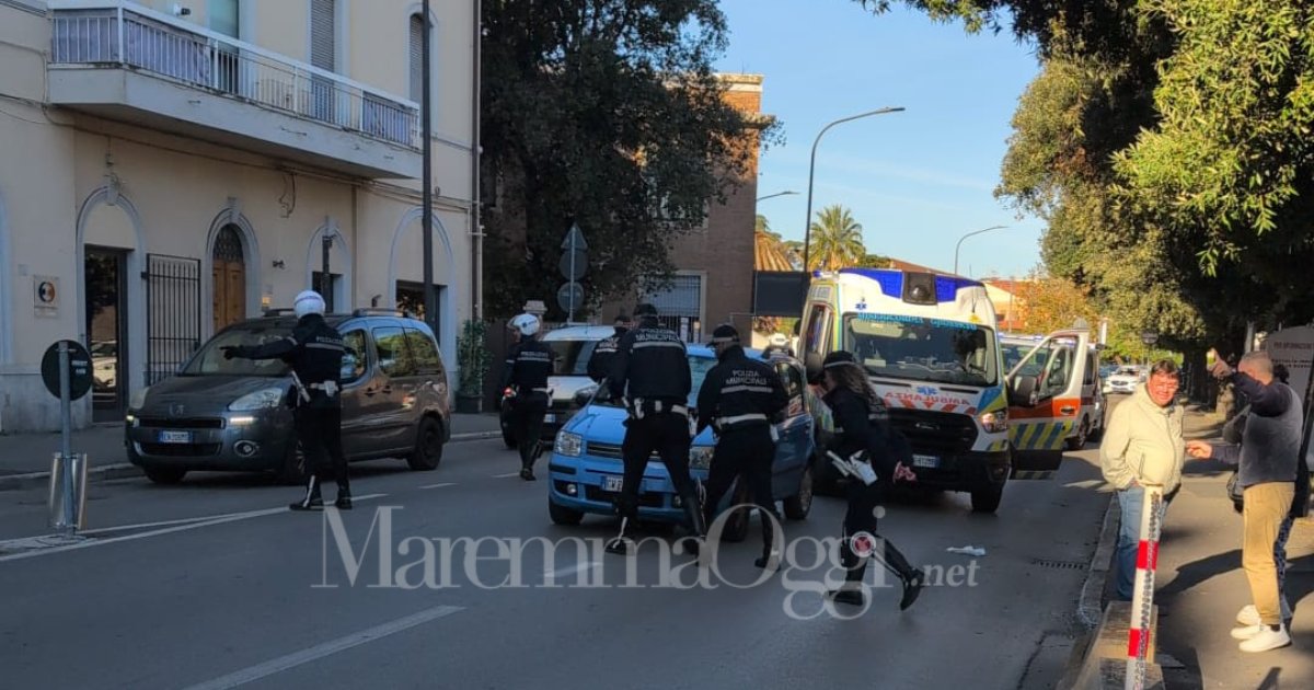 I rilievi della polizia municipale in via Ximenes