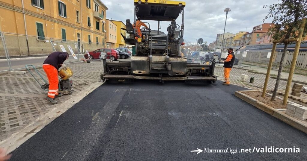 I lavori di rifacimento della pavimentazione stradale