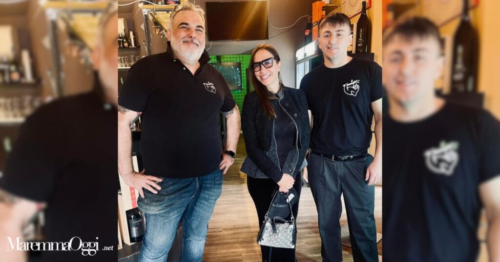 Malena con il personale di Bar e Bottega