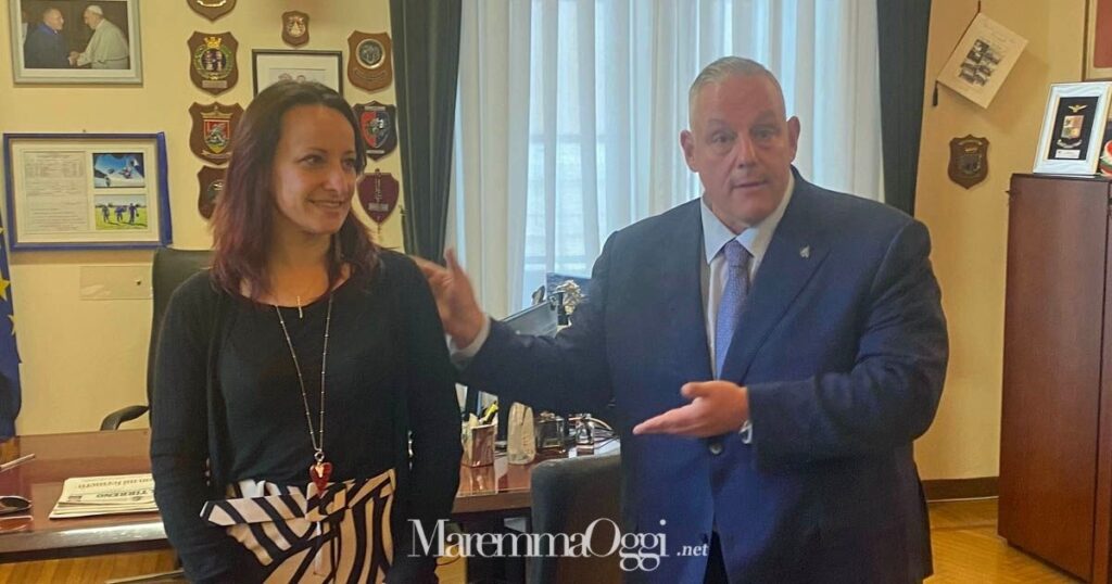 A sinistra l'assessora al bilancio Simona Rusconi e a destra il sindaco di Grosseto Antonfrancesco Vivarelli Colonna