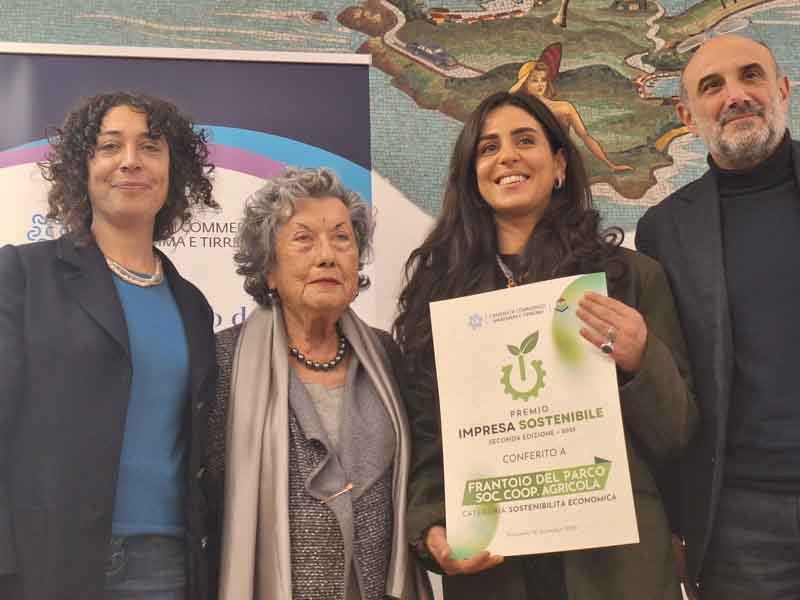 Gabriella Papponi Morelli premia il Frantoio del Parco