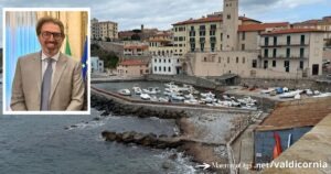 Una veduta di Piombino, nel riquadro Vittorio Ceccarelli