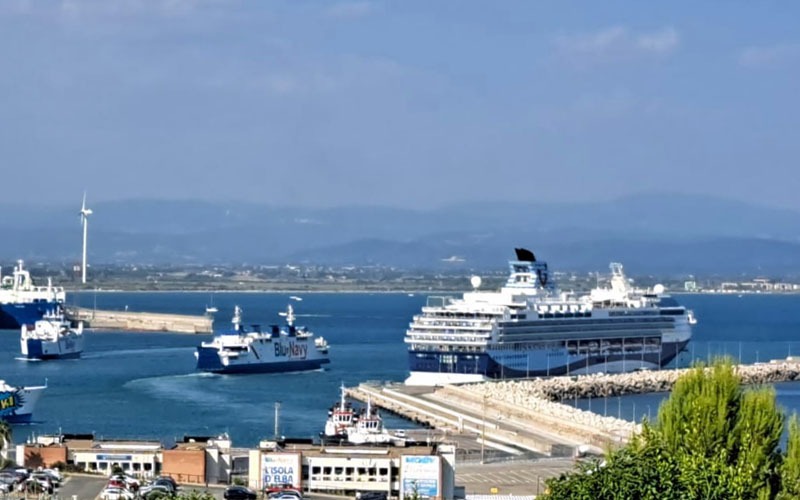Un'altra nave in porto a Piombino