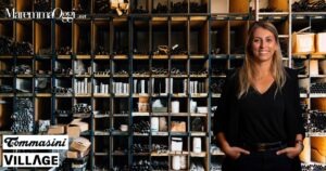 Uno scaffale di Tommasini Village e Giulia Pulcini