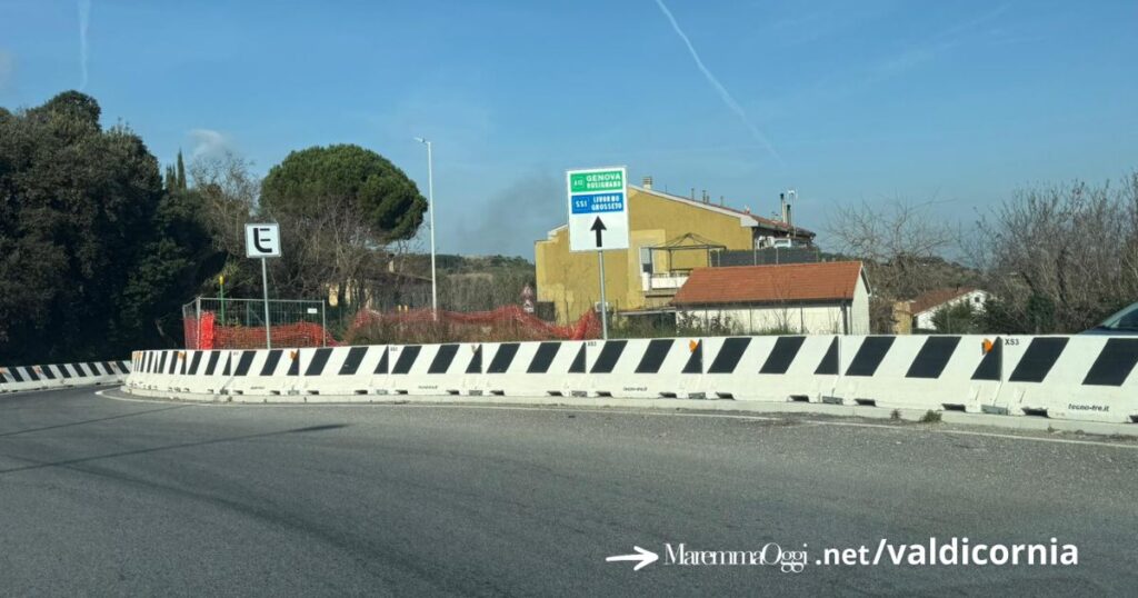 Il cantiere nei pressi della rotatoria del Gagno