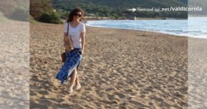 Viola Balestri nella spiaggia di Baratti