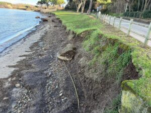 L'erosione a Baratti nei pressi della chiesa di San Cerbone
