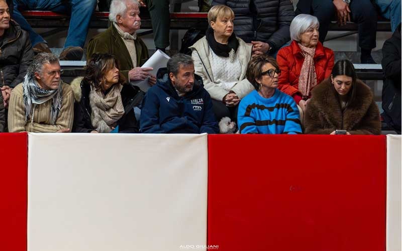 Il ct della nazionale Luca Banchi in tribuna al PalaAustria