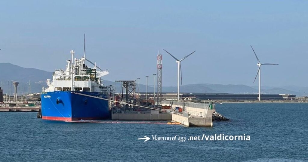 Il rigassificatore nel porto di Piombino
