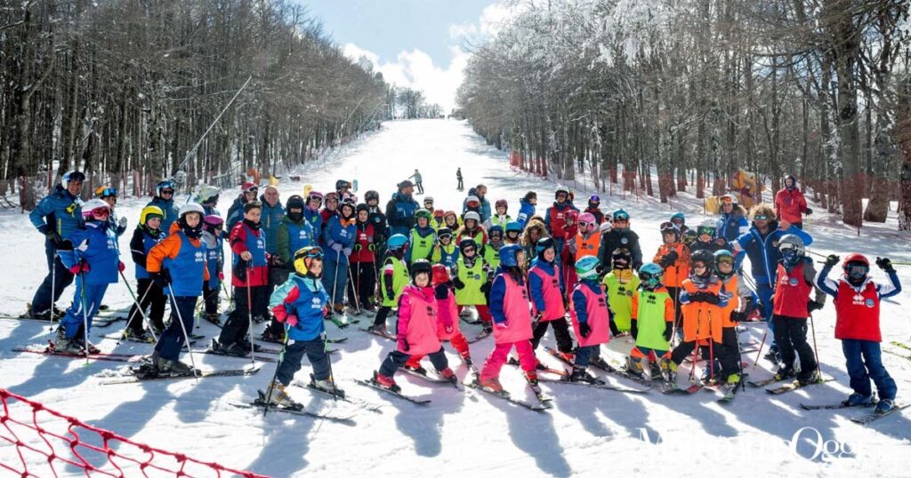 I bambini sulla neve dell'Amiata con lo Sci Club Lo Scoiattolo