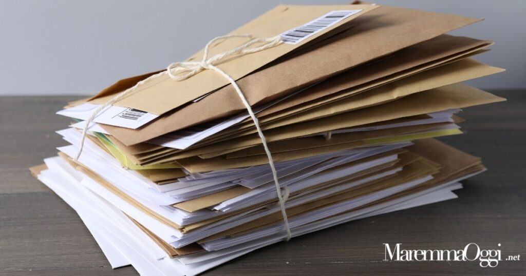 Un pacco di lettere (foto d'archivio)