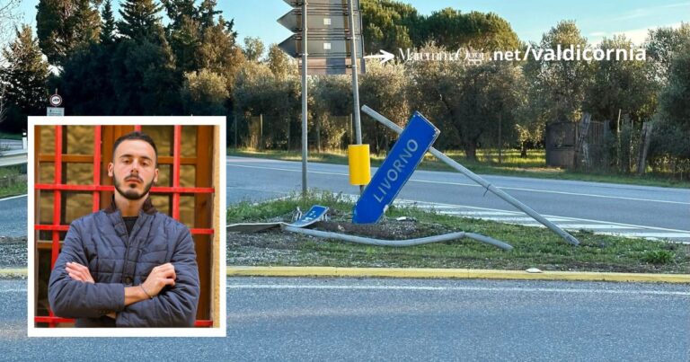 I cartelli abbattuti all'incrocio con la vecchia Aurelia, nel riquadro Francesco Biagini