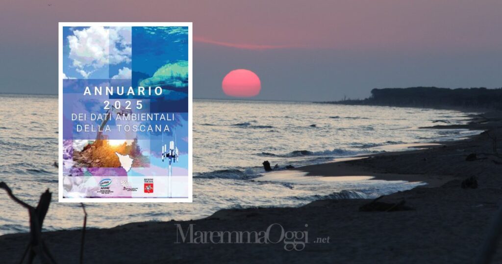 La spiaggia di Collelungo, nel parco della Maremma, al tramonto e la copertina dell'annuario Arpat