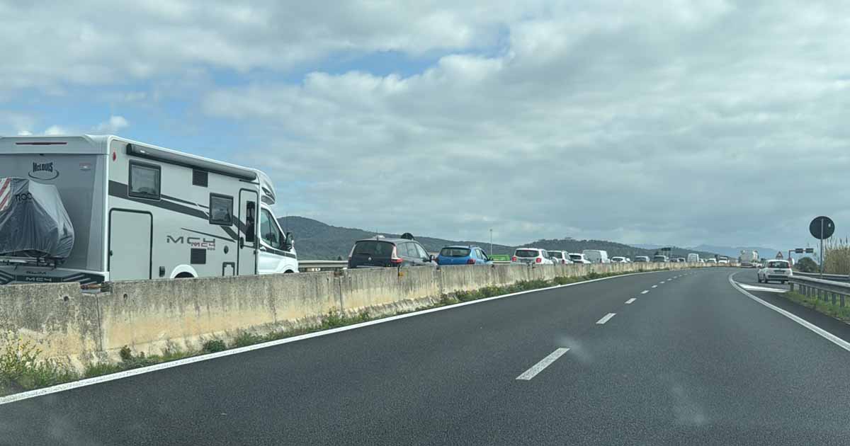 Le auto tornano indietro verso sud