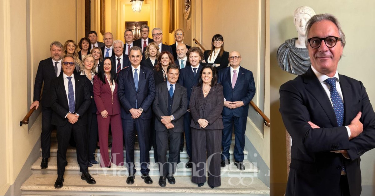 Elbano De Nuccio con la sua squadra per le elezioni al Consiglio nazionale dei commercialisti e il grossetano Gian Luca Ancarani