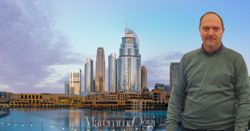 Una veduta di Dubai e il consigliere comunale Giacomo Gori
